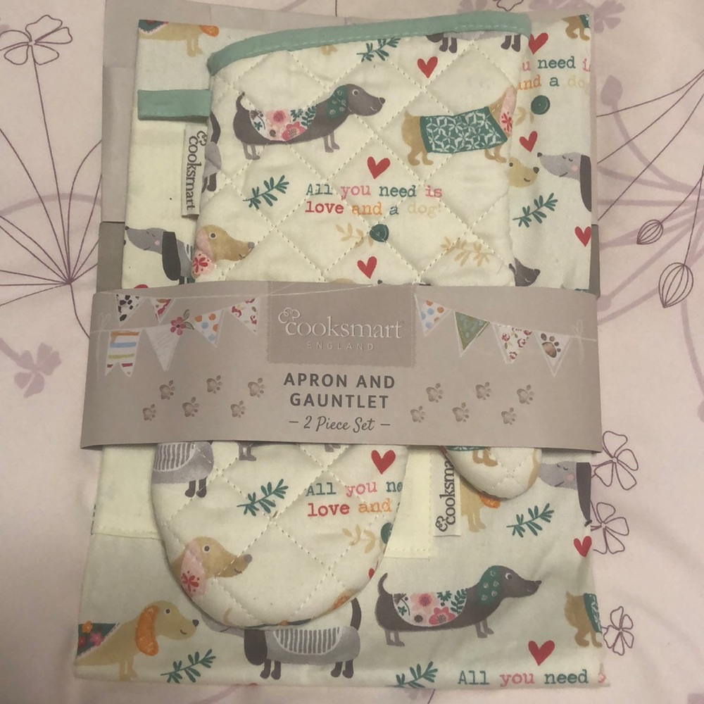 NWT Dachshund Apron and Cooking Mitt Ser